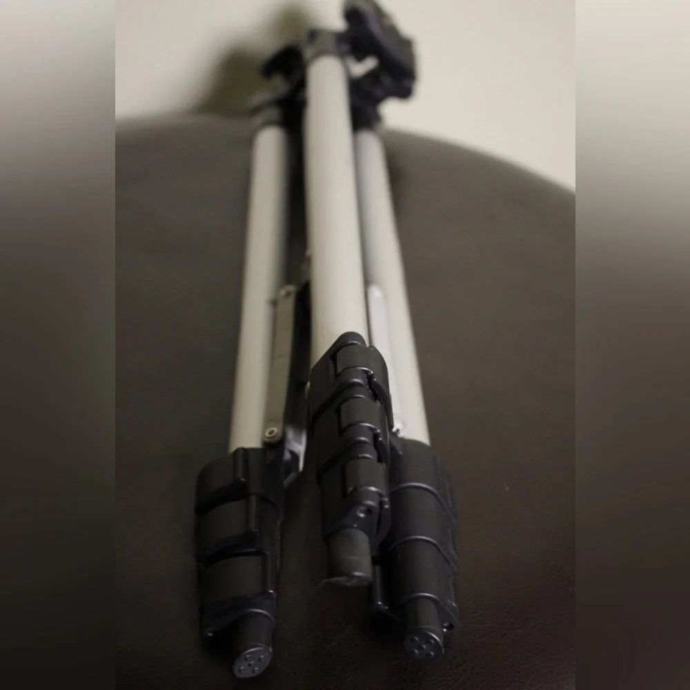 Xit XT50TRS Pro Series 50-Inch Tripod – Lightweight & Adjustable